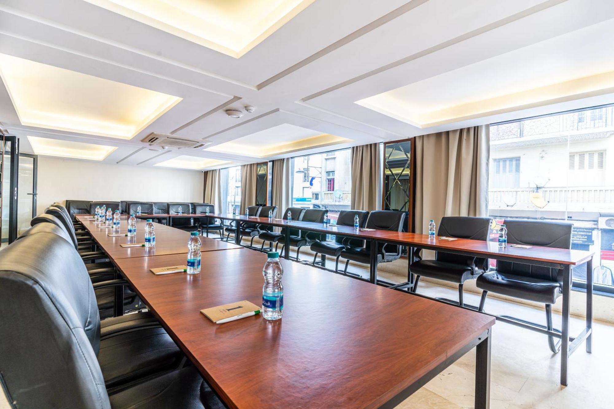 One Hotel الدار البيضاء المظهر الخارجي الصورة Meeting room